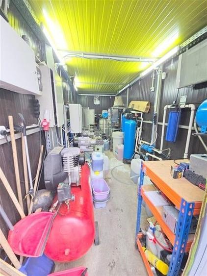 Spalatorie auto functionala  4 boxe, teren 600 mp  zona CFR, Bacau - 5