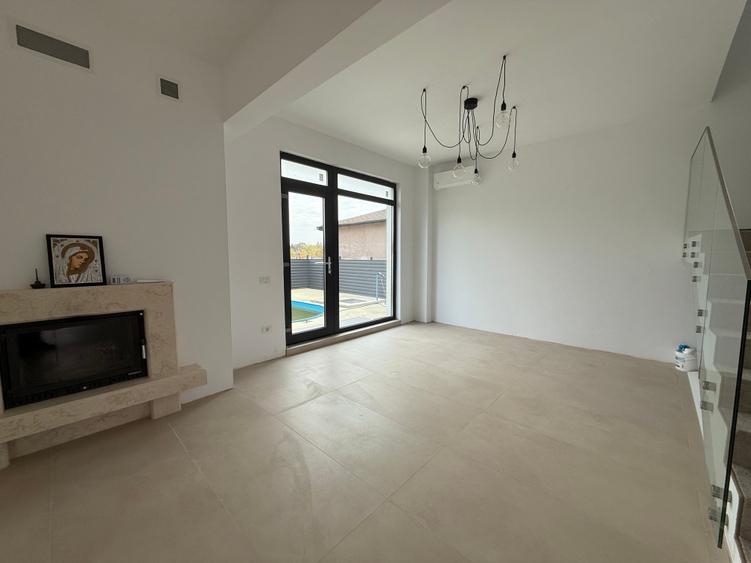 Vilă contemporană , finalizată în 2024, situată pe o stradă privată. - 5