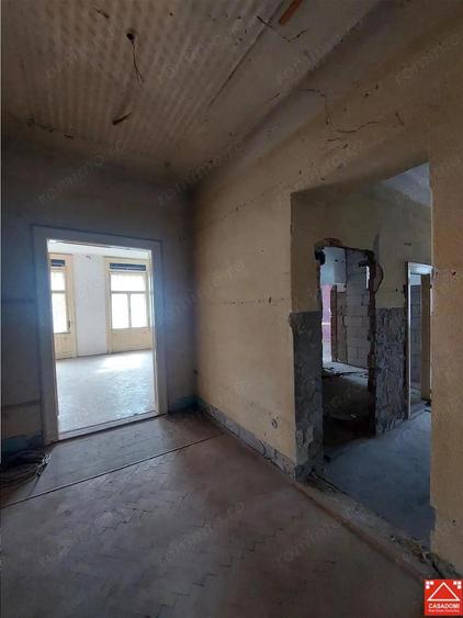 Apartament ultracentral cu 2 garaje - 2