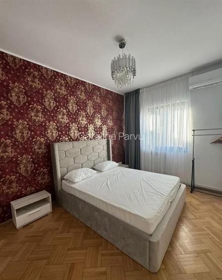 Apartament cu 3 camere decomandat, mobilat în Universitate Apartament cu 3 camere decomandat, mobilat în Universitate