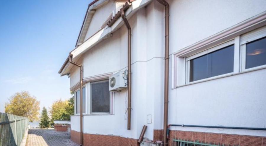 Vanzare vila cu piscina | Damaroaia - Straulesti | teren 2000 mp | deschidere la - 5