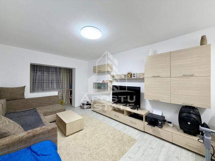 Apartament cu 4 camere,boxa, centrala proprie, Zona Lipovei Timisoara - 1