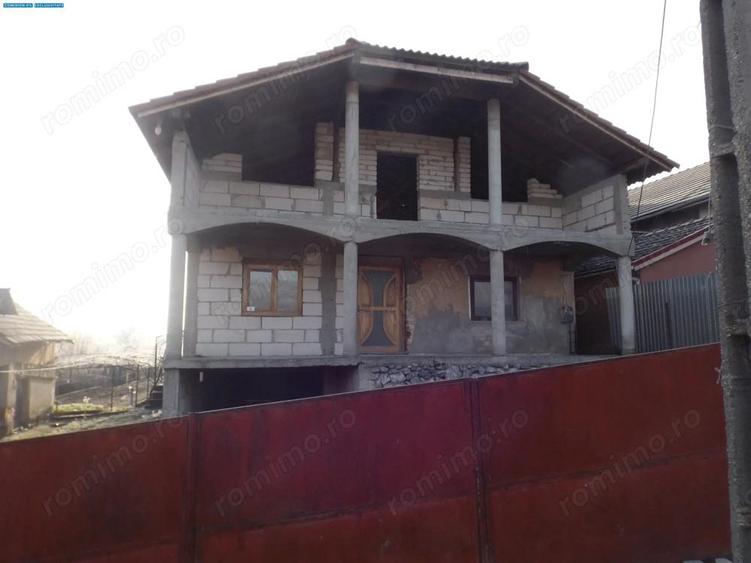 Proprietate compusa din casa batraneasca, casa P+1+M, Pocruia, Gorj - 1