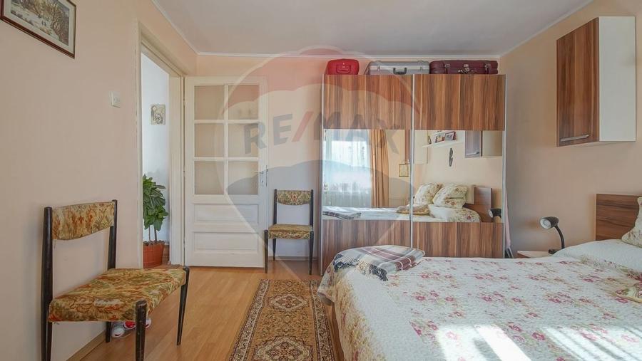 Casa spatioasa si practica, aproape natura si oras- Cartier Darste - 11