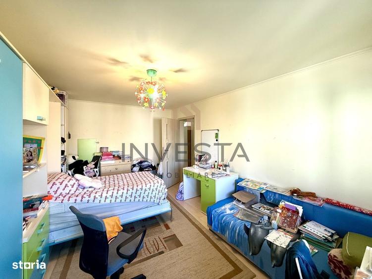 Apartament cu 4 camere decomandat, mobilat în Plopilor