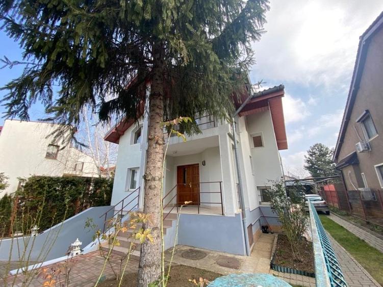Vilă familială frumoasă &icirc;n zonă foarte bună - 2
