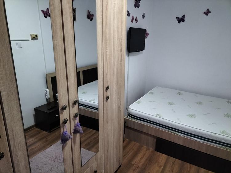DE INCHIRIAT- Apartament cu 2 camere - 4