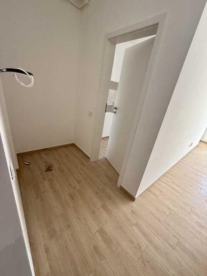 Garsoniera cartier Militari Residence - mutare imediata!! - 2