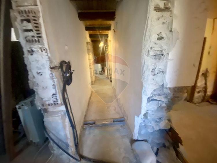 Vilă cu farmec istoric în Bușteni, pensiune sau locuință de vacanță! - 39