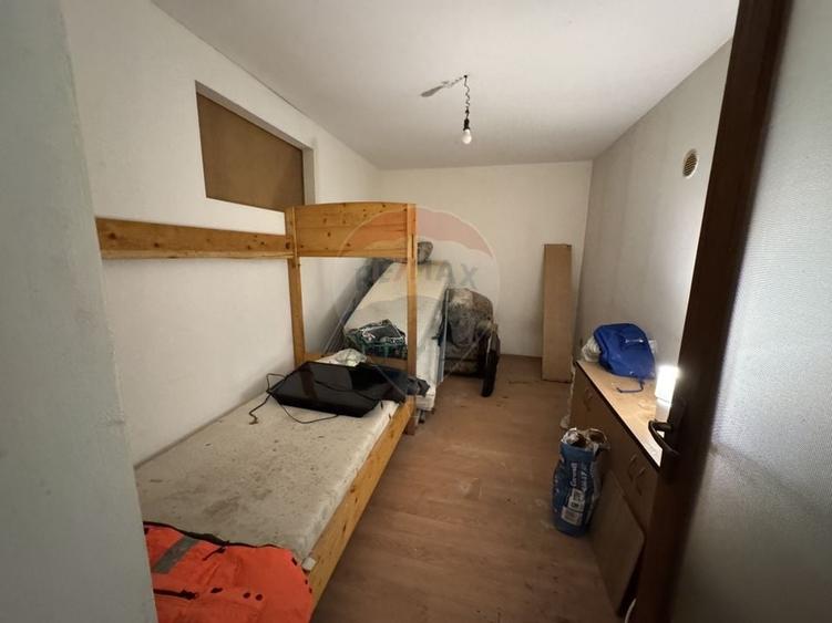 Apartament 2 camere in curte comuna - Turda, str. Avram Iancu, central - 4