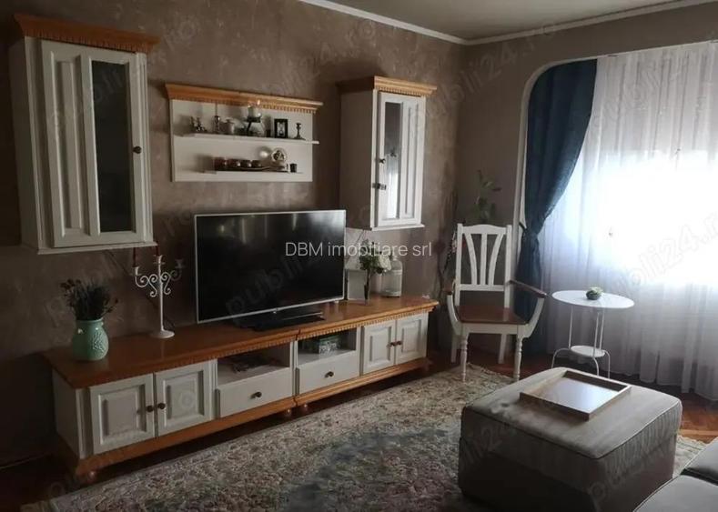De inchiriat apartament 3 camere pe malul Begai zona gara de nord