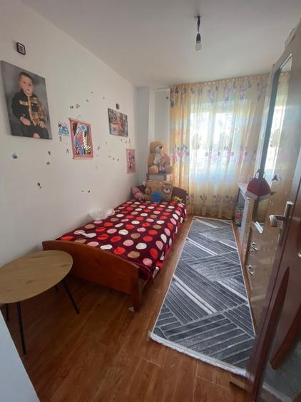 Apartament de vânzare,3 camere - 8