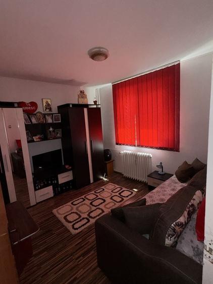 Apartament cu 3 camere în Rahova