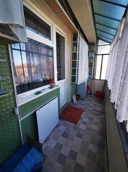 Apartament 2 camere decomandat balcon si boxa Vasile Aaron - 10