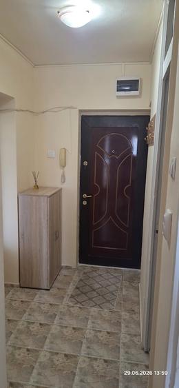 Garsonieră decomandată în Costin Georgian