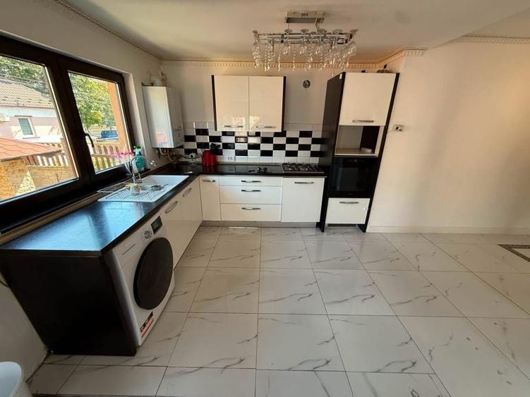 Casă cu 2 camere cu Teren 29 Mp în Titulescu