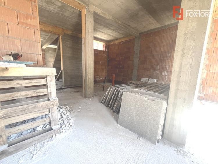 Duplex cu 4 camere cu Canalizare în Moșnița Nouă