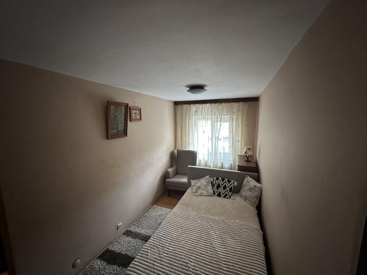 Apartament cu 3 camere decomandat în Păcurari