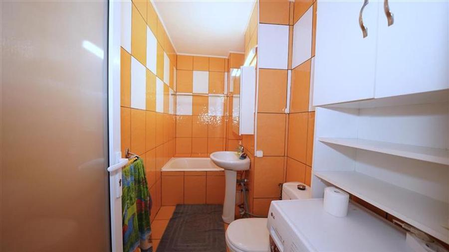 Apartament cu 3 camere decomandat în Rogerius