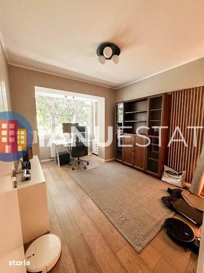 Apartament cu 3 camere decomandat în Victoriei