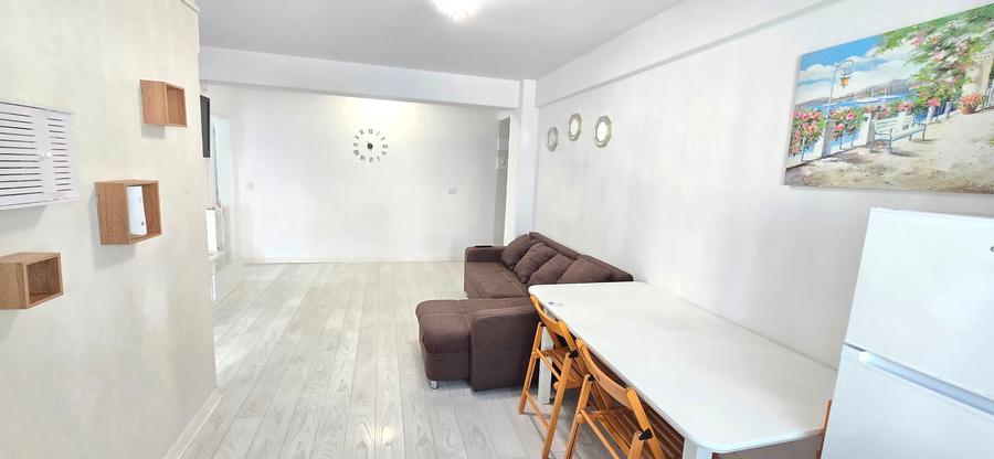 Apartament cu 2 camere semidecomandat în Valea Adâncă