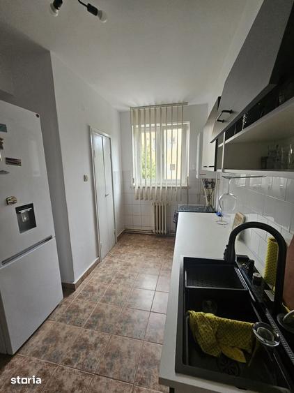Apartament cu 3 camere decomandat în Grigorescu