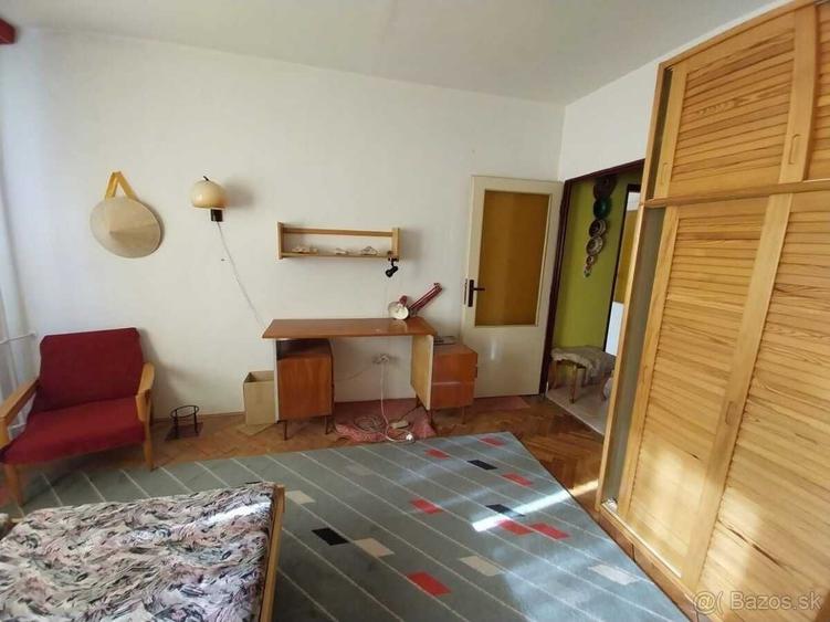 Casă cu 3 camere cu Teren 390 Mp în Exterior Vest