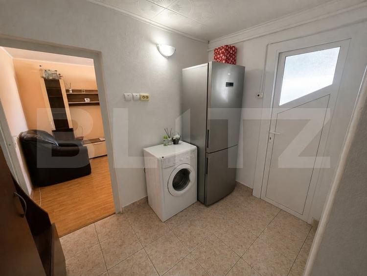 Apartament de vânzare, 2 camere, 35 mp, zona Micro 6 - 10
