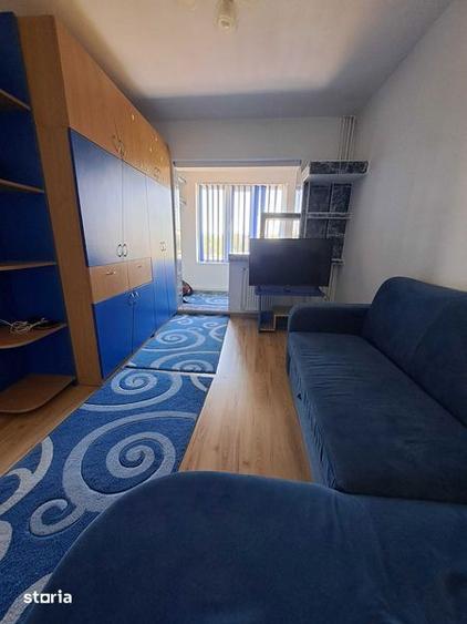 Apartament cu 3 camere decomandat în Lipovei