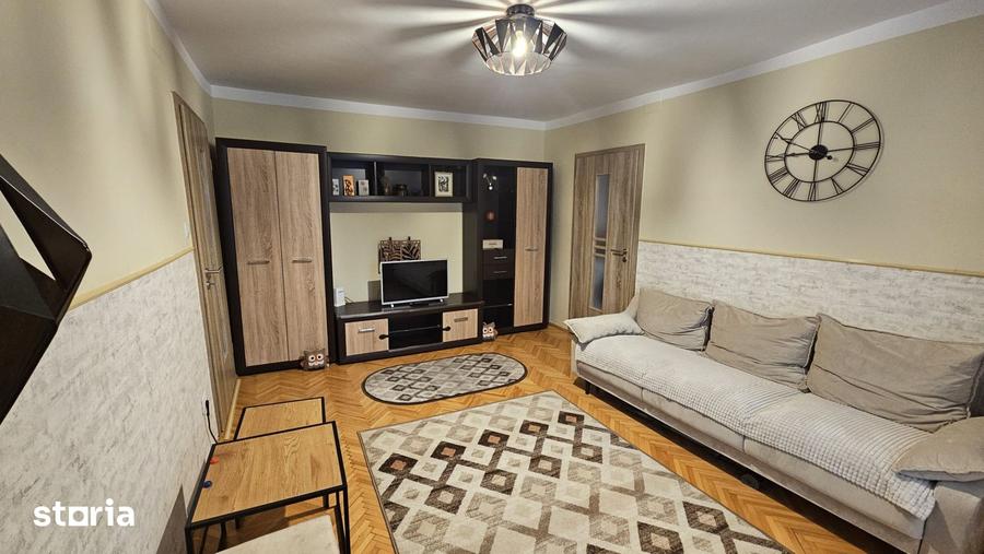 Apartament cu 3 camere semidecomandat, mobilat în Girocului