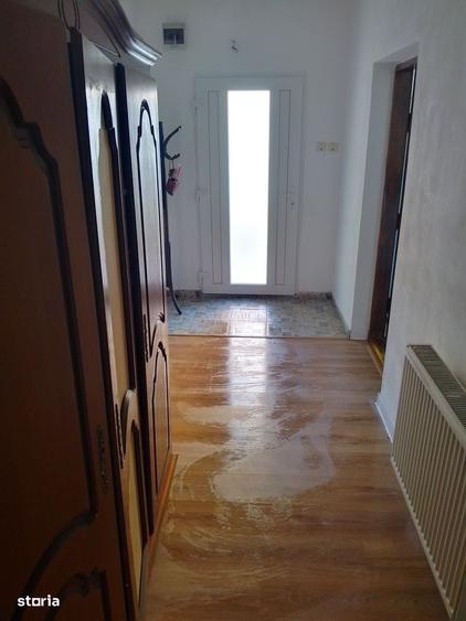 Casă cu 3 camere în Husasău de Criș