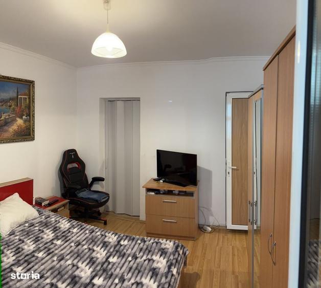 Apartament cu 3 camere decomandat în Prundu