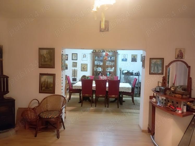 Casă cu 6 camere cu Teren 3100 Mp în Pișchia