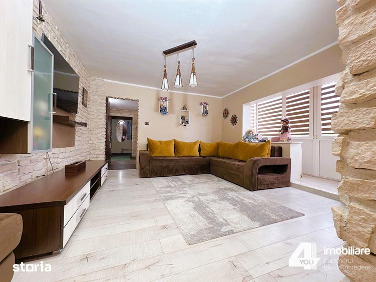 Apartament cu 3 camere semidecomandat în Confecții