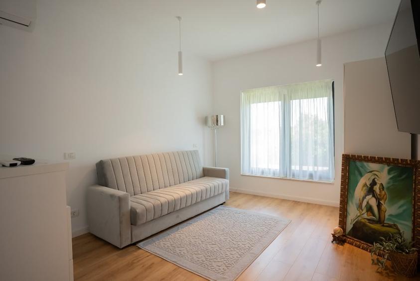Casă individuală cu 5 camere cu Teren 354 Mp în Tunari