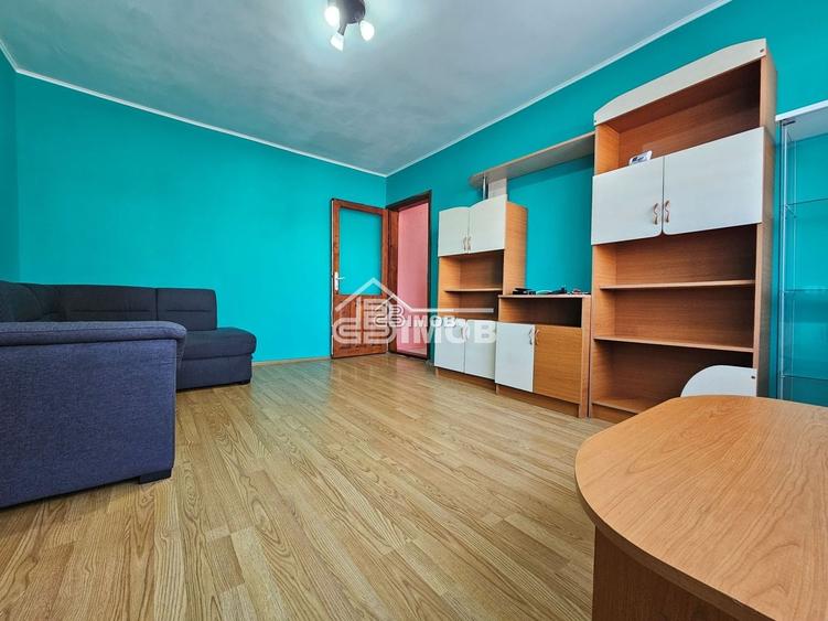 Apartament 3 camere, Micro 6 – etaj 1, centrală proprie, mobilat - 2
