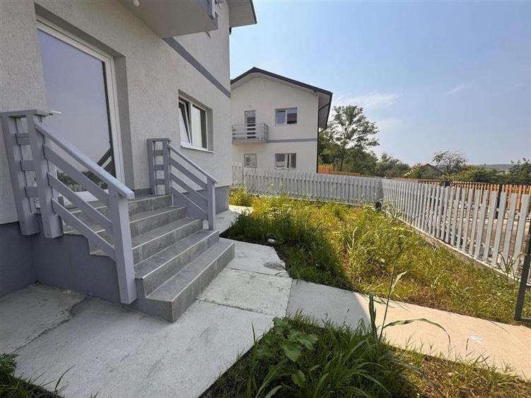 Casă individuală cu 4 camere cu Teren 600 Mp în Valea Lupului