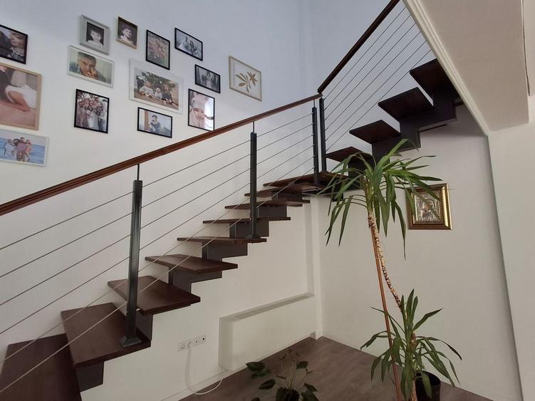 Casă individuală cu 4 camere cu Canalizare în Daia