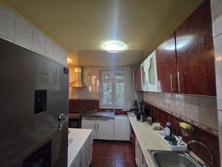 Apartament cu 3 camere decomandat, mobilat în Rahova