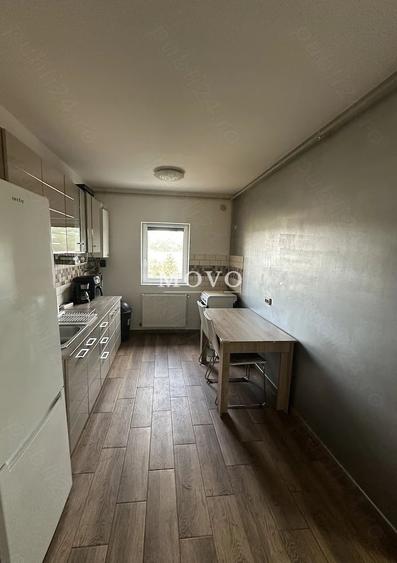 Apartament cu 3 camere semidecomandat, mobilat în UMT