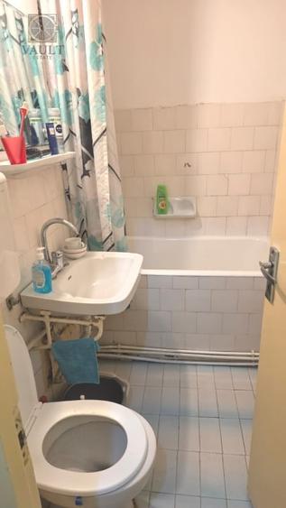 Apartament cu 3 camere decomandat, mobilat în Mazepa 1