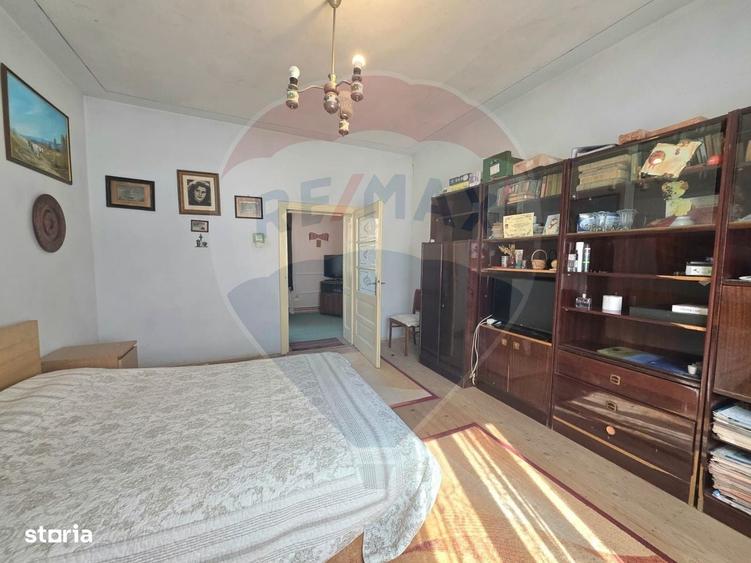 Casă cu 3 camere în Central