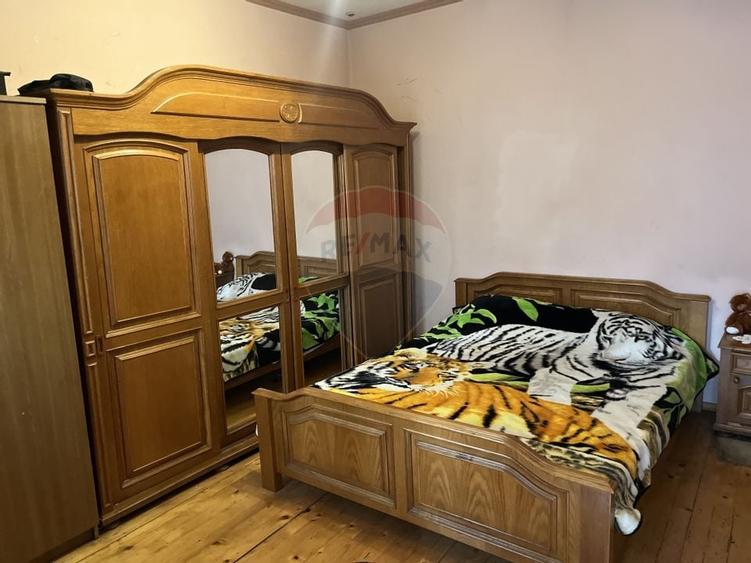 Casă individuală cu 6 camere cu Canalizare în Mărășești