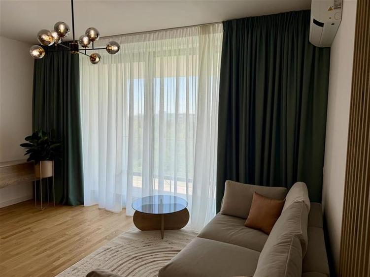 Apartament cu 3 camere decomandat, mobilat în Băneasa