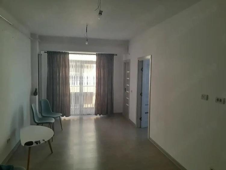 Apartament cu 3 camere decomandat în Obcini