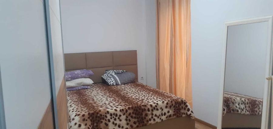 Apartament cu 3 camere semidecomandat, mobilat în Regina Elisabeta