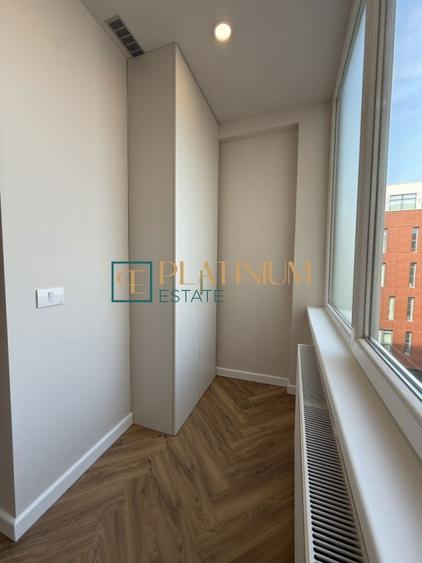 Apartament cu 3 camere semidecomandat, mobilat în Ultracentral