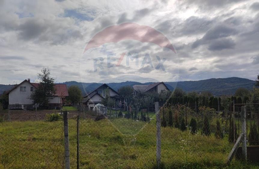 Teren Construcții intravilan de 1100 mp, în Vest