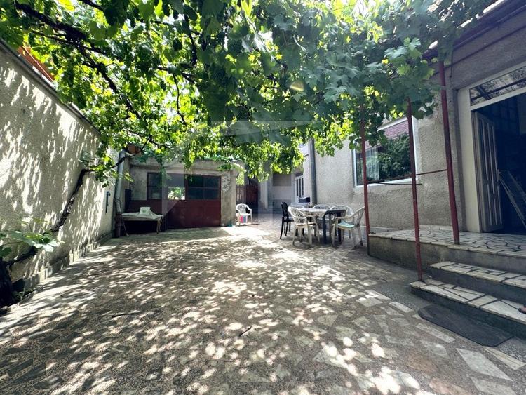 Casă individuală cu 6 camere cu Canalizare în Gruia