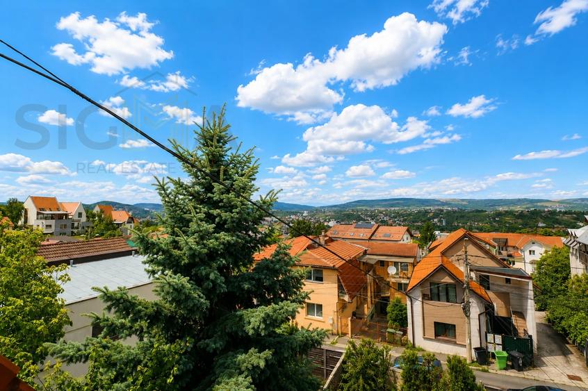 Duplex cu 10 camere cu Canalizare în Zorilor